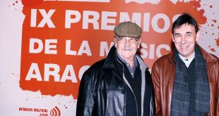 José Antonio Labordeta y Joaquín Carbonell en los IX Premios de la Música Aragonesa Aragón Musical.