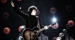 Enrique Bunbury durante su Mtv Unplugged