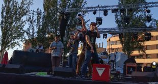 El Momo en la final del AmbarZMusic 2016
