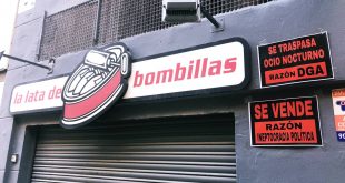 La Lata de Bombillas reivindica desde su fachada el ocio nocturno zaragozano. Foto de Aragón Musical.