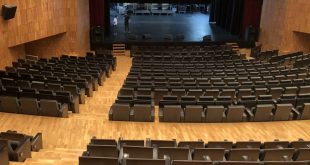 De preparación de los 21º Premios de la Música Aragonesa en el Palacio de Congresos de Huesca