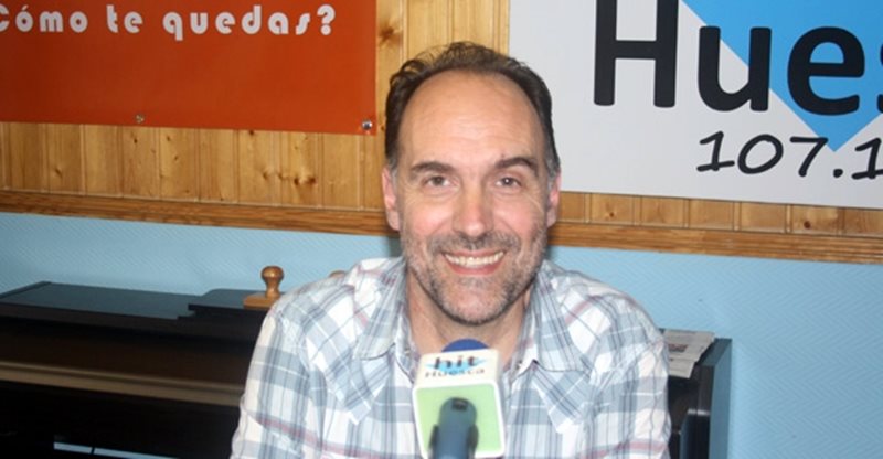 Luis Lles conduce desde Hit Radio Huesca el programa 'La Caja de Los Truenos'