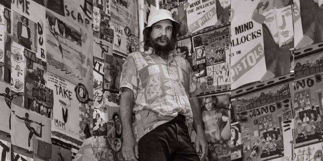 Bigott ha sacado a la luz 'Spiders Sing', su 10º disco de estudio.