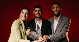La sala El Veintiuno tras recoger su categoría en los 21º Premios de la Música Aragonesa. Foto de Jal Lux.