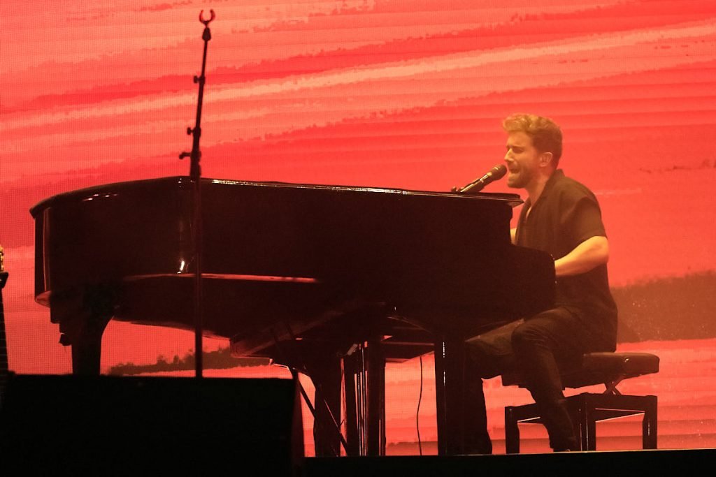 Pablo Alborán. Plaza del Pilar de Zaragoza, 11/10/22. Foto, Luis Lorente