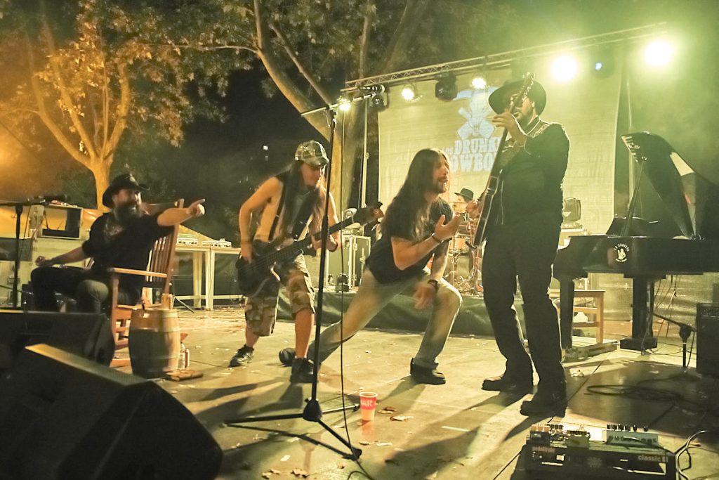 Los Drunken Cowboys. Parque Bruil, Zaragoza 12/10/22. Por Luis Lorente