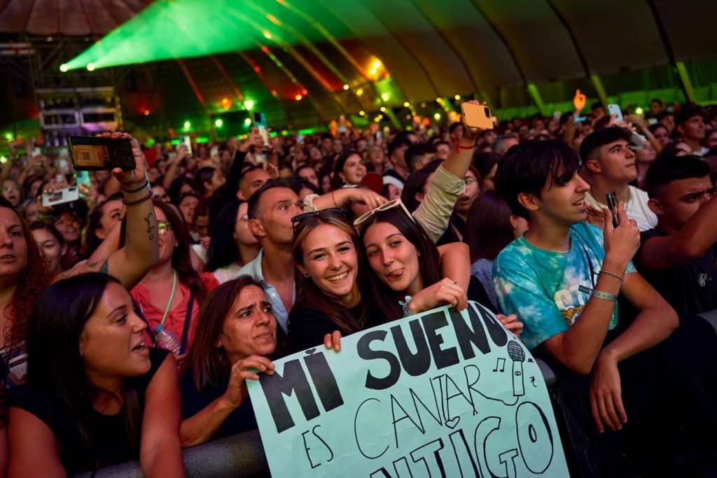 Público en Melendi. Espacio Zity, Zaragoza 7/10/22. Foto, Luis López Latorre
