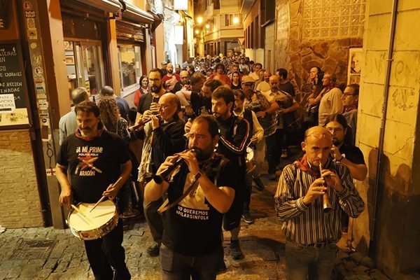 Pilar Sin Folk. Calles de Zaragoza. 11/10/22. Foto de Luis Lorente.
