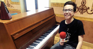 El músico Miguel Lorán durante la entrevista para Aragón Musical en la Escuela Municipal de Música y Danza de Zaragoza. Foto de Aragón Musical.