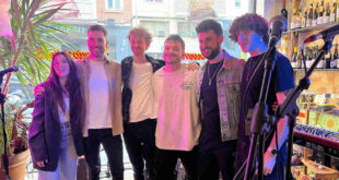 Ziro durante la primera presentación de su disco 'Falso Techo. Foto de Aragón Musical.