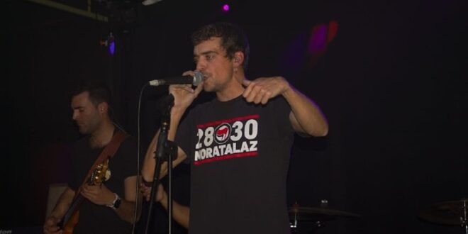 Merio, rapero vocalista de Fongo, en marzo de 2024.