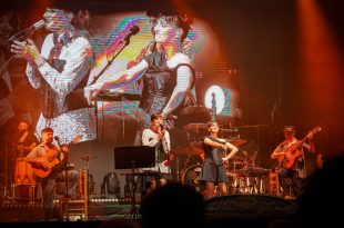 Rozalén. Pabellón Príncipe Felipe. Zaragoza, 211224. Por @phastor_art para Aragón Musical