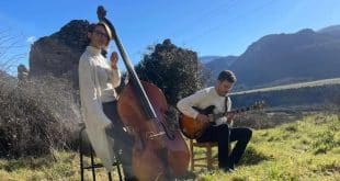 Olga Pyekur y Álex Comín durante la grabación de su videoclip 'Ay, la noche'.