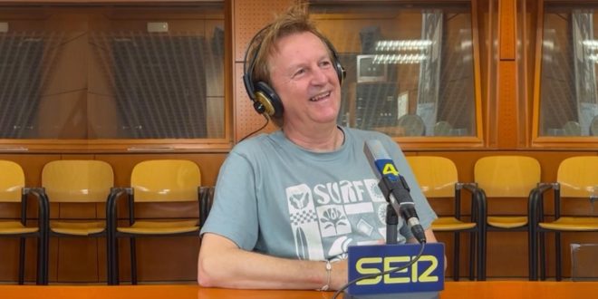 Luis Miguel Bajén, de Biella Nuei, durante la entrevista desde Cadena SER Aragón.
