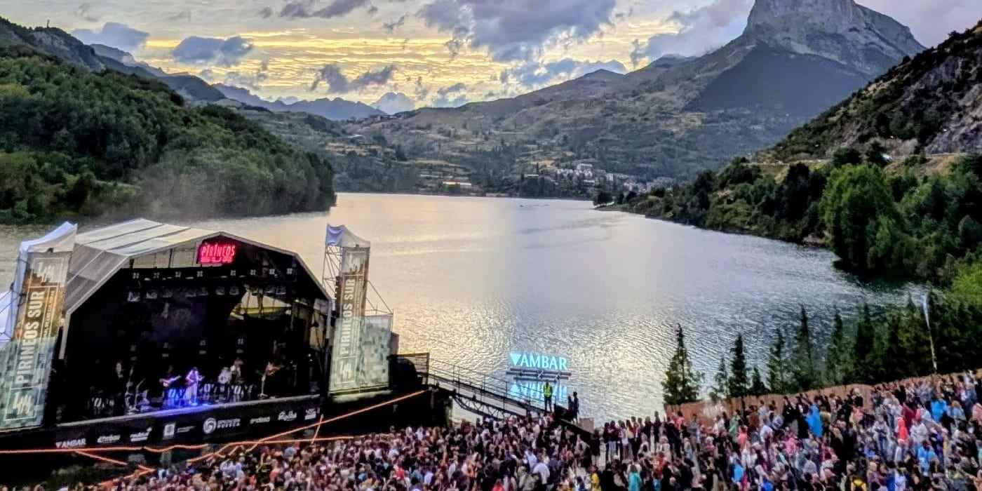 Pirineos Sur 2025 - Concierto de Viva Suecia y Ultraligera. Foto Aragón Musical.